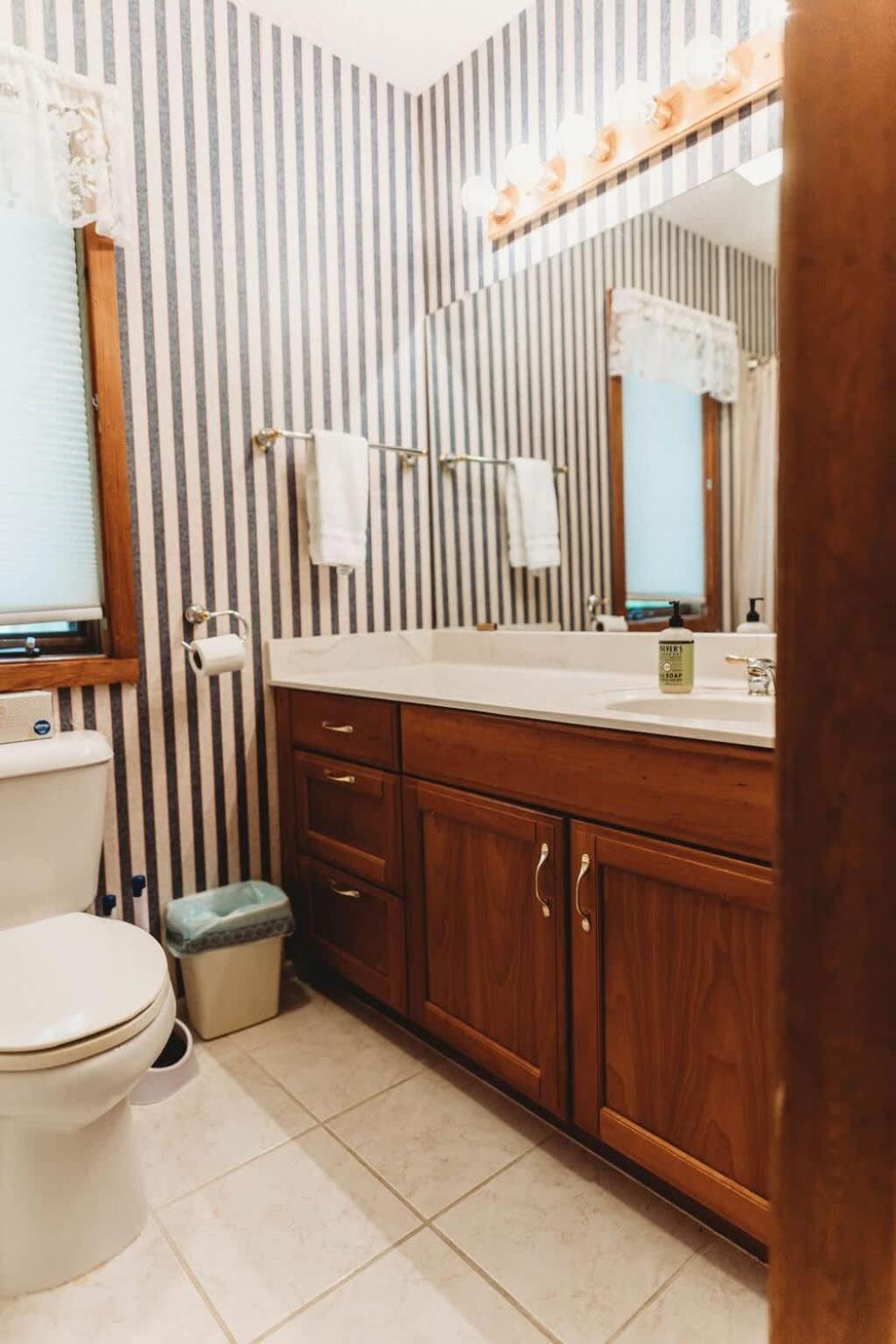 Top Floor Luxury, Sauna, Private Pool, Lake Bellaire Beach, 5 Beds, 4 Full Bath Экстерьер фото
