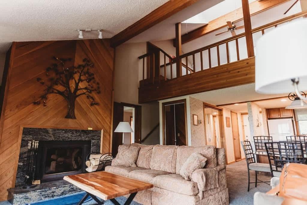 Top Floor Luxury, Sauna, Private Pool, Lake Bellaire Beach, 5 Beds, 4 Full Bath Экстерьер фото