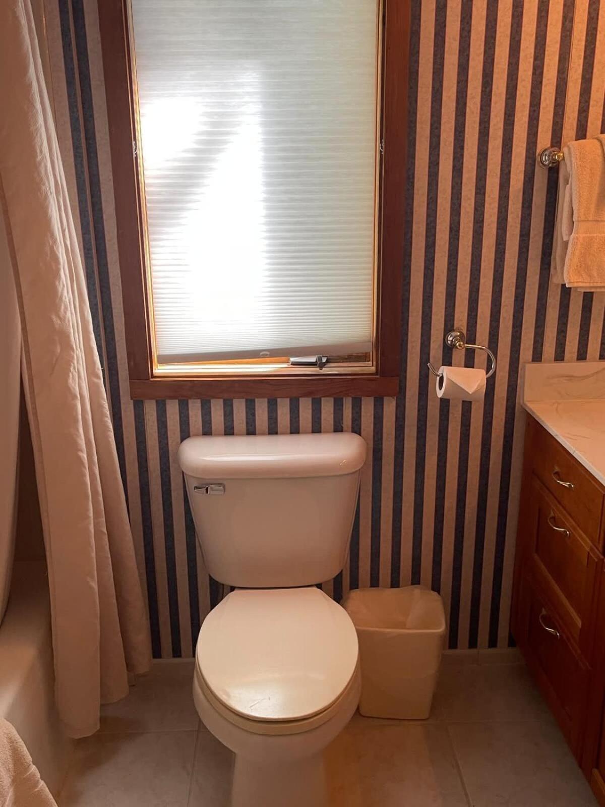 Top Floor Luxury, Sauna, Private Pool, Lake Bellaire Beach, 5 Beds, 4 Full Bath Экстерьер фото