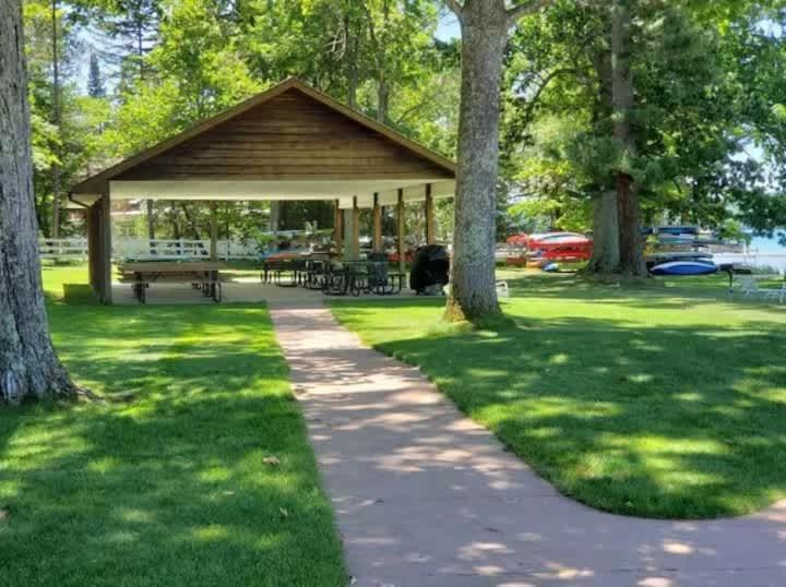Top Floor Luxury, Sauna, Private Pool, Lake Bellaire Beach, 5 Beds, 4 Full Bath Экстерьер фото